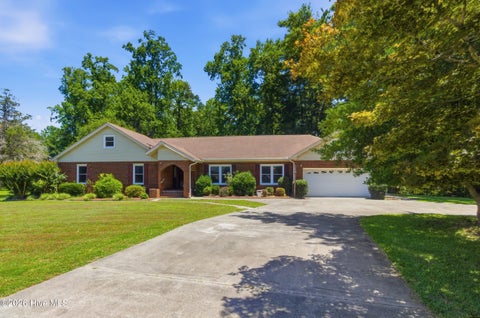 Photo of 103 Quartre Circle, New Bern, NC 28560 (MLS # 100579326)