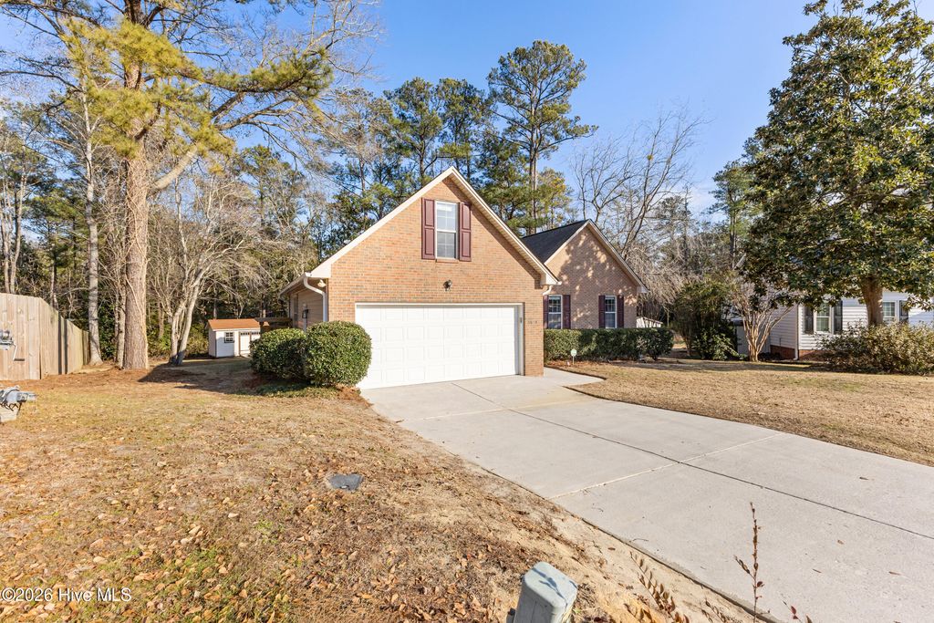 Photo of 5624 E Whisper Creek Lane, Wilmington, NC 28409 (MLS # 100553711)