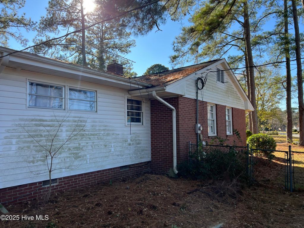 Photo of 1123 Candlewood Drive, Kinston, NC 28501 (MLS # 100542848)
