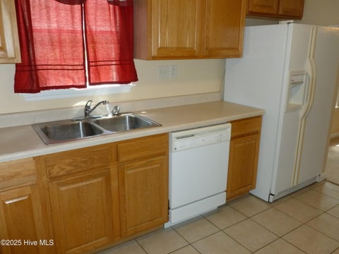 Tiny photo for 302 Carlisle Court, Jacksonville, NC 28540 (MLS # 100602675)