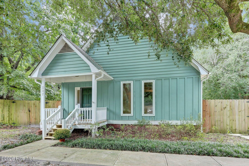 Photo of 237 W Bedford Road, Wilmington, NC 28411 (MLS # 100609059)