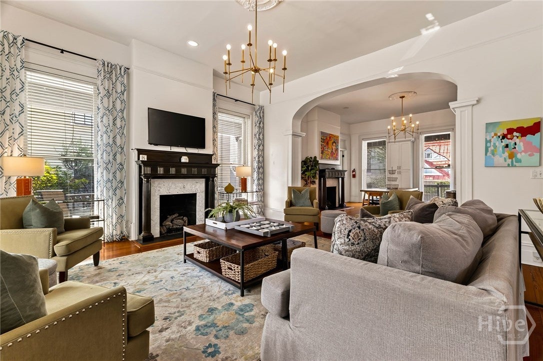 17 W Park Avenue