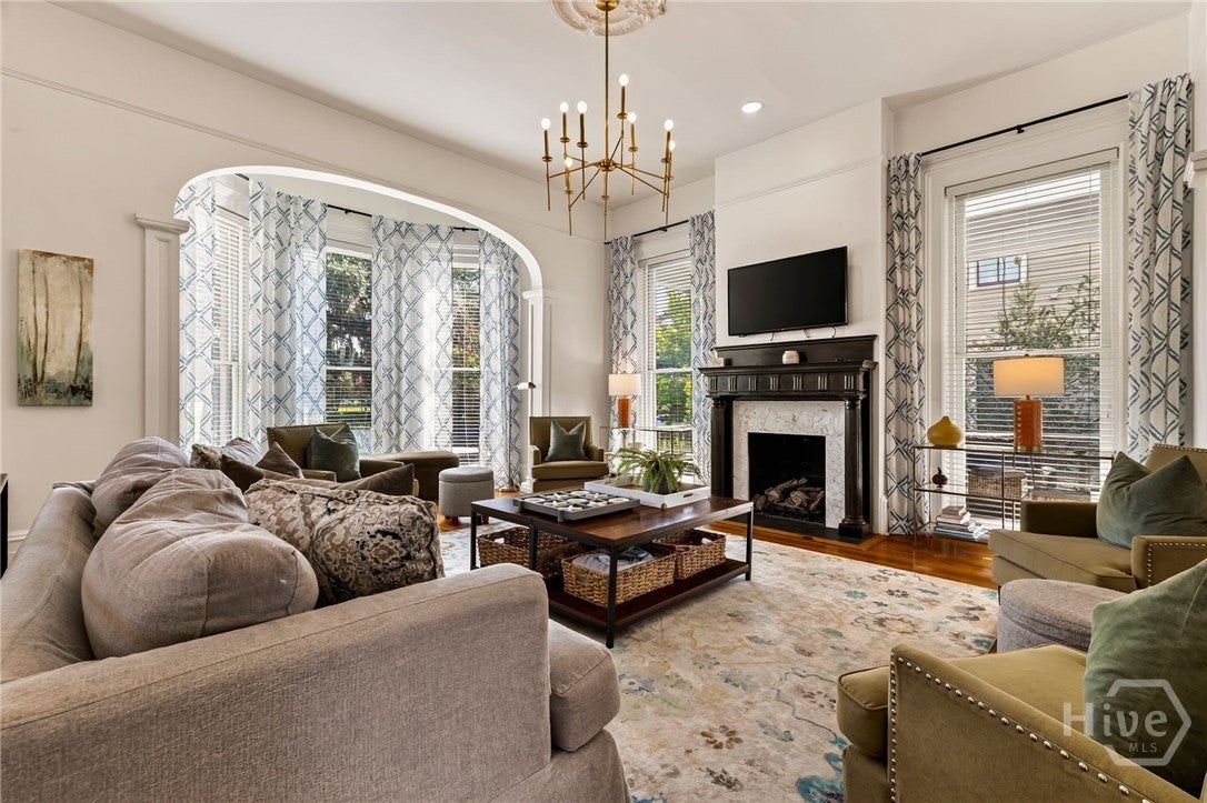 17 W Park Avenue