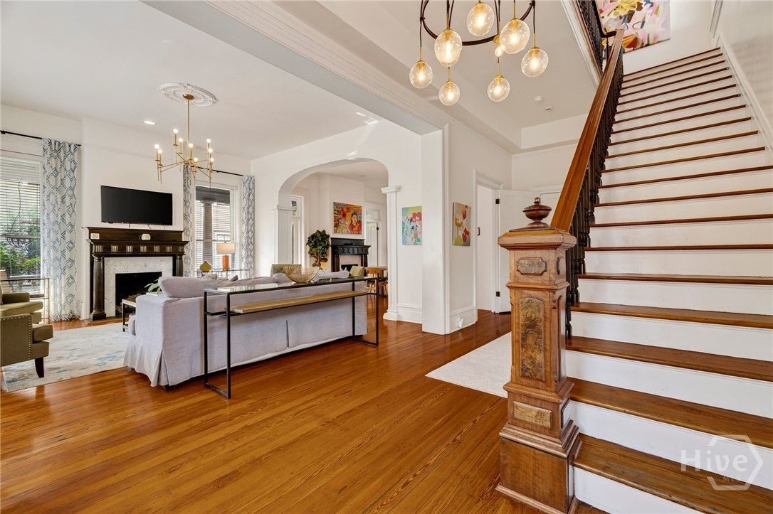 17 W Park Avenue