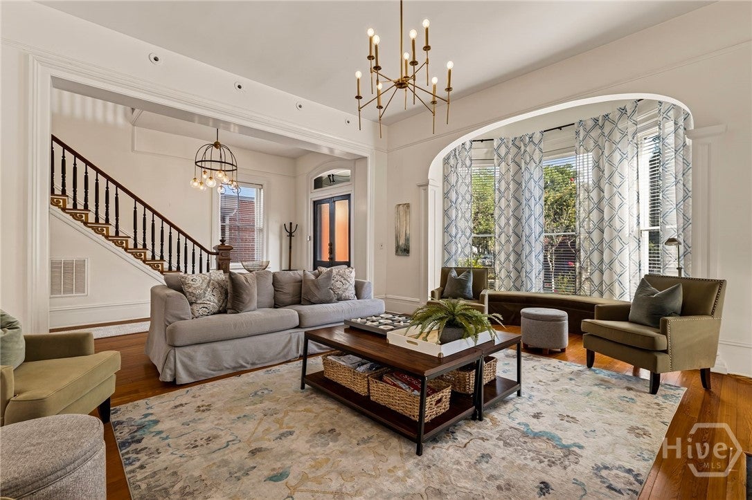 17 W Park Avenue