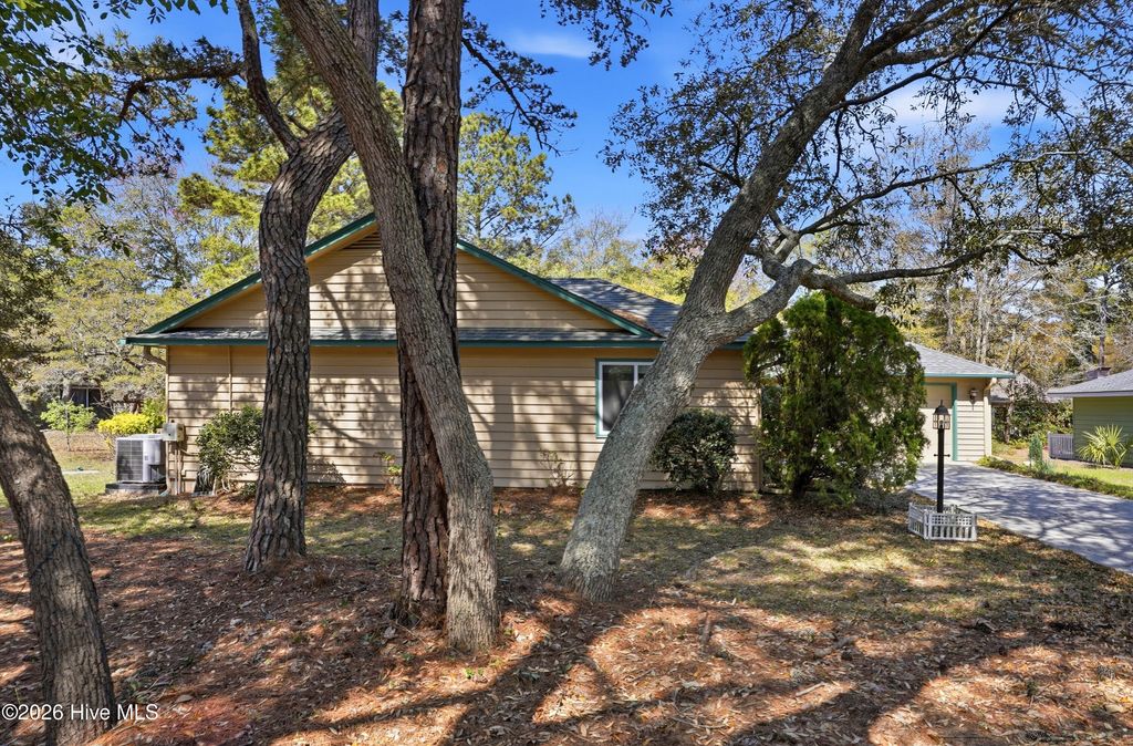 Photo of 620 Jasmine Lane SW, Sunset Beach, NC 28468 (MLS # 100564154)