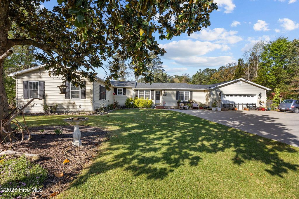 Photo of 855 Belgrade Swansboro Road, Stella, NC 28582 (MLS # 100566121)