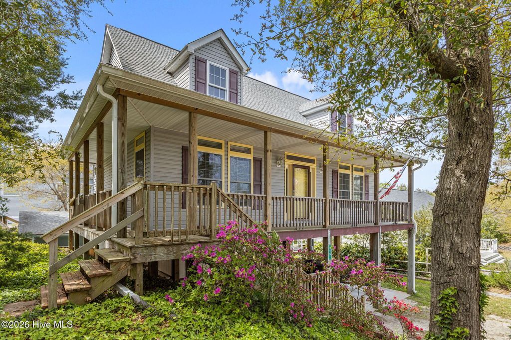 Photo of 115 Sea Oats Drive, Emerald Isle, NC 28594 (MLS # 100564896)