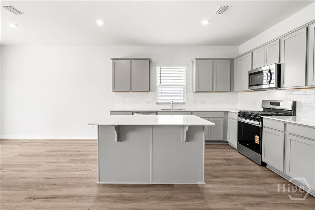 Photo of 378 Crosstown Avenue, Richmond Hill, GA 31324 (MLS # SA347833)