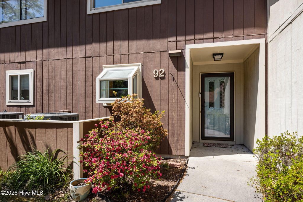 Photo of 92 Quarterdeck Townes, New Bern, NC 28562 (MLS # 100567498)