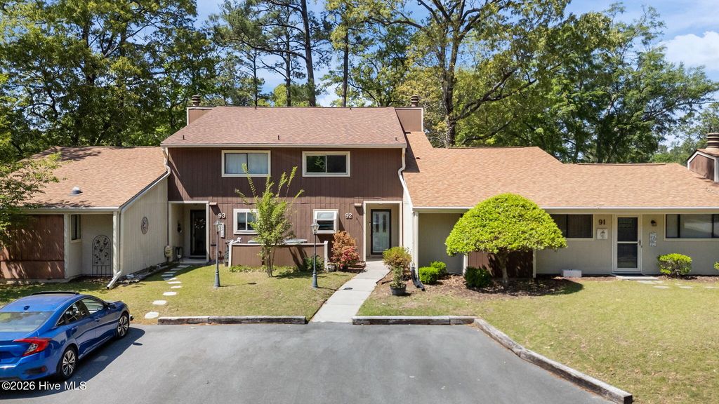 Photo of 92 Quarterdeck Townes, New Bern, NC 28562 (MLS # 100567498)