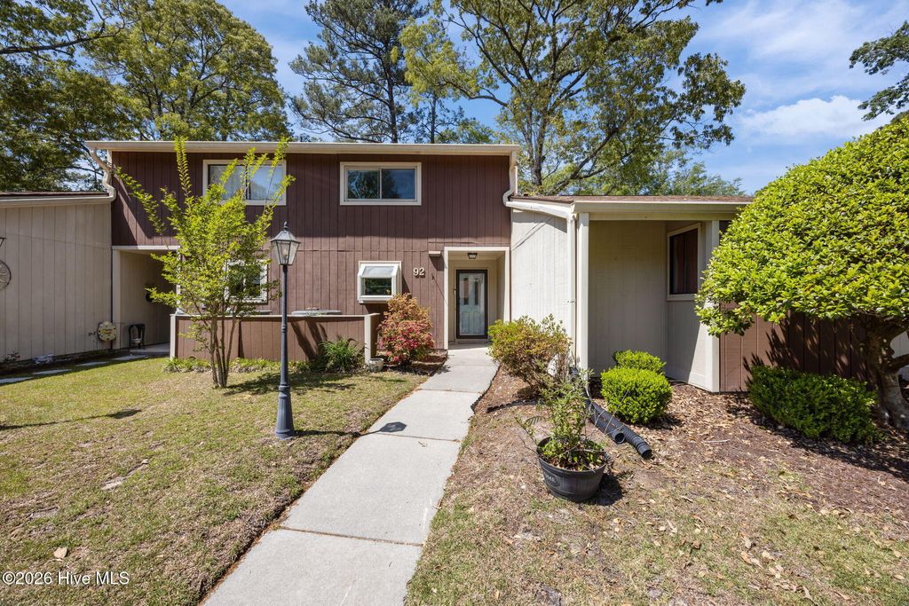 Photo of 92 Quarterdeck Townes, New Bern, NC 28562 (MLS # 100567498)