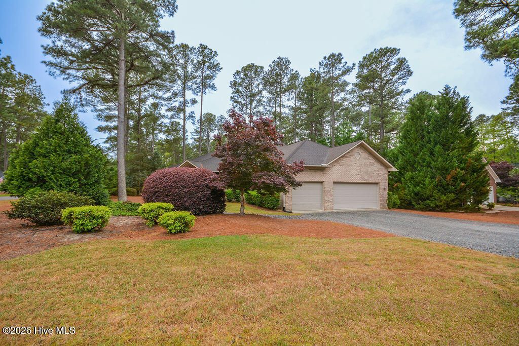 Photo of 11 Canterbury Circle, Pinehurst, NC 28374 (MLS # 100571173)