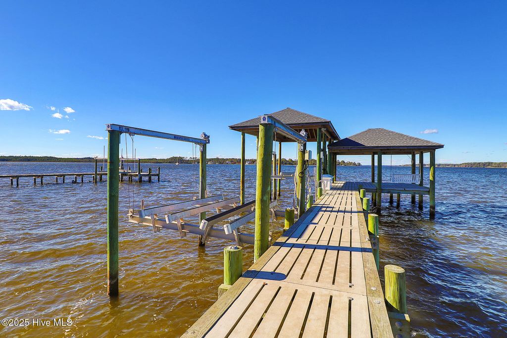 Photo of 221 Creek Road, Beaufort, NC 28516 (MLS # 100541308)