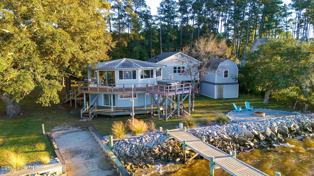 Photo of 221 Creek Road, Beaufort, NC 28516 (MLS # 100541308)