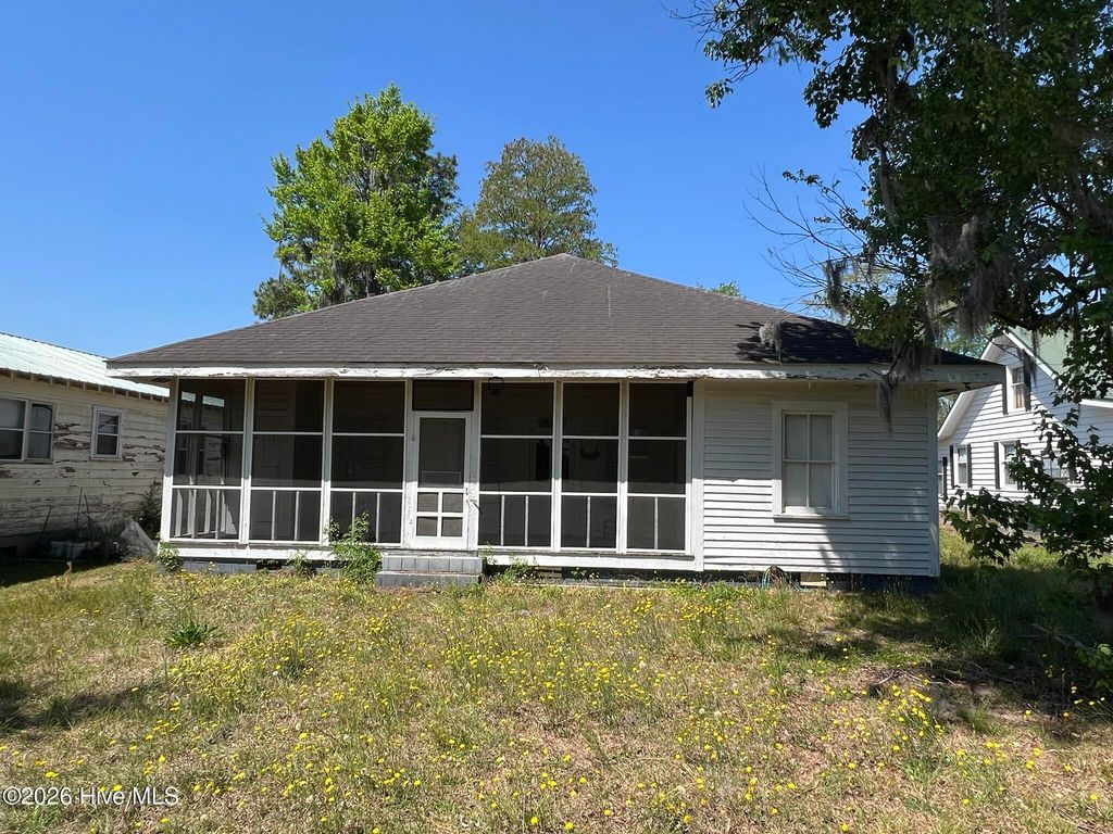 Photo of 1194 White Lake Drive, Elizabethtown, NC 28337 (MLS # 100569111)