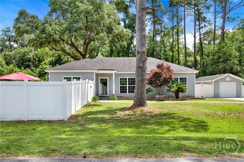 Photo of 546 Mendel Avenue, Savannah, GA 31406 (MLS # SA355723)