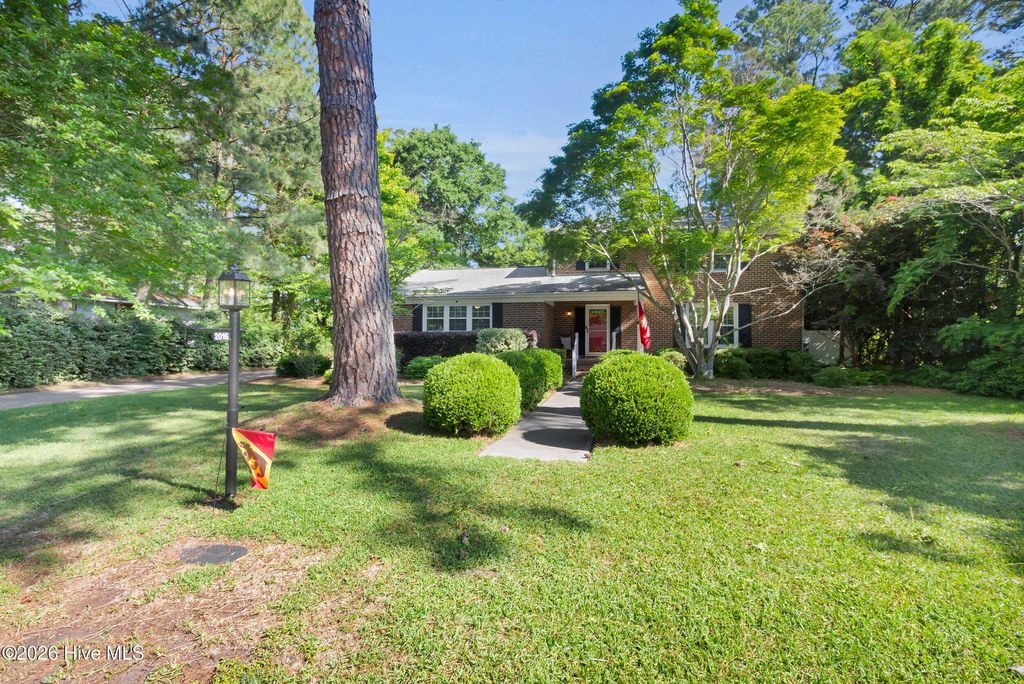 Photo of 2016 Spencer Avenue, New Bern, NC 28560 (MLS # 100571856)