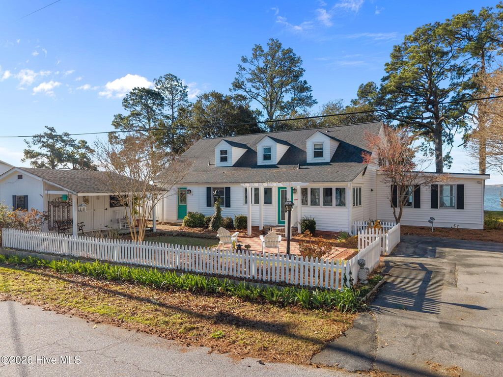 Photo of 1339 Bayview Road, Bath, NC 27808 (MLS # 100561196)