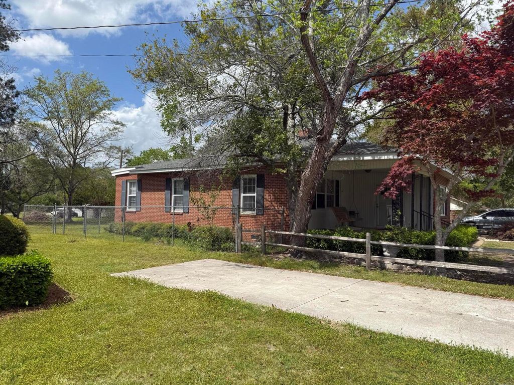 Photo of 641 S Masonic Street, Millen, GA 30442 (MLS # 555466)