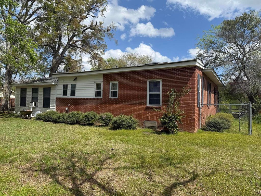 Photo of 641 S Masonic Street, Millen, GA 30442 (MLS # 555466)