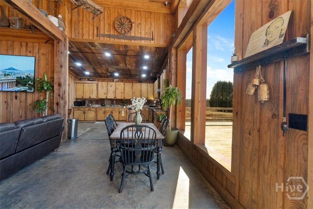 Photo of 284 Snow Farm Road, Hull, GA 30646 (MLS # CL348491)