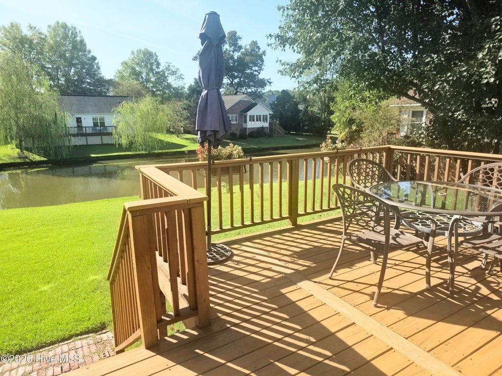 Photo of 111 Canebrake Drive, New Bern, NC 28562 (MLS # 100600967)
