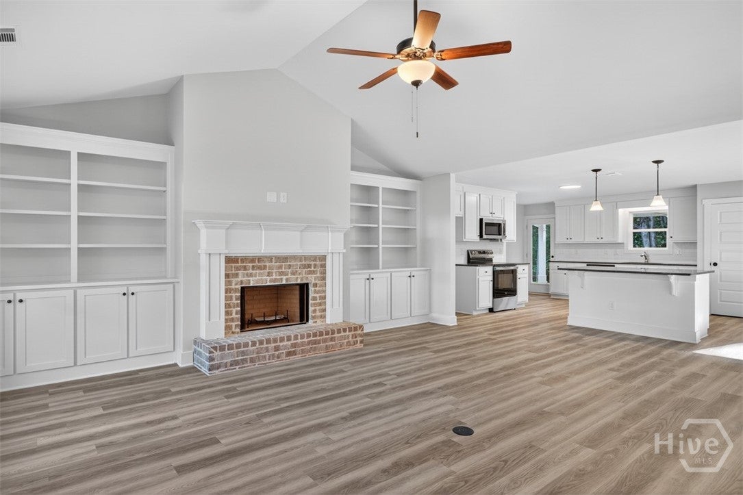 44 Syacmore Drive 17