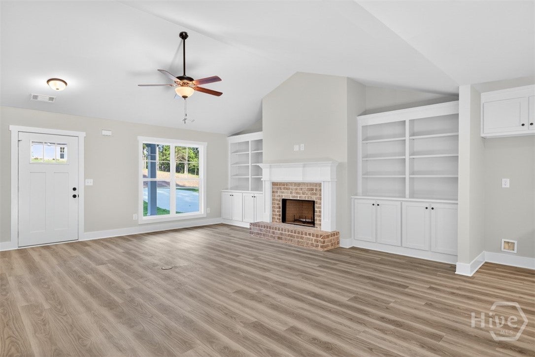 44 Syacmore Drive 17