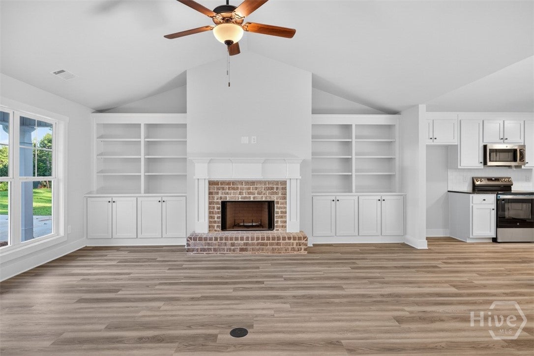 44 Syacmore Drive 17