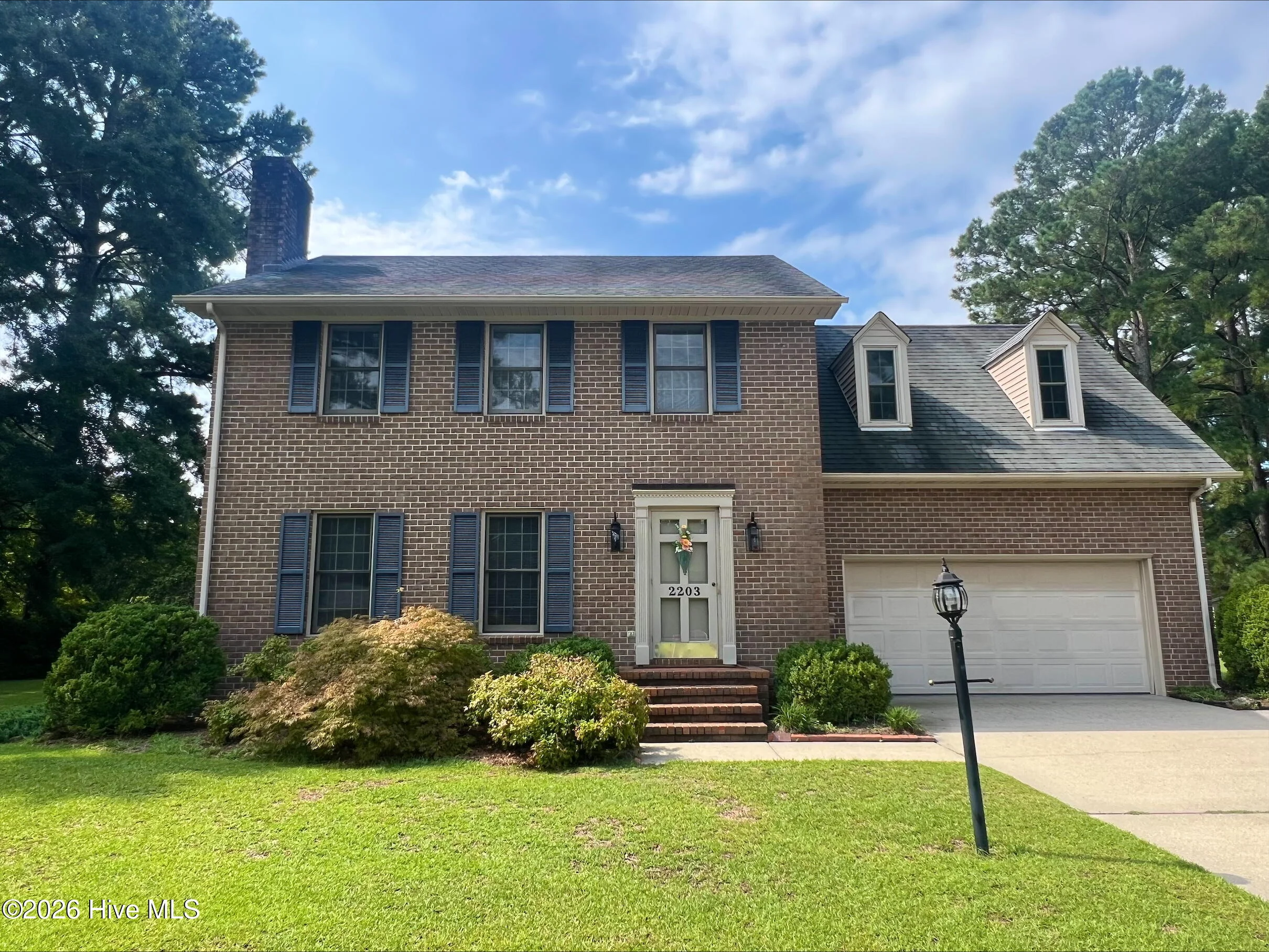 2203 Acorn Circle