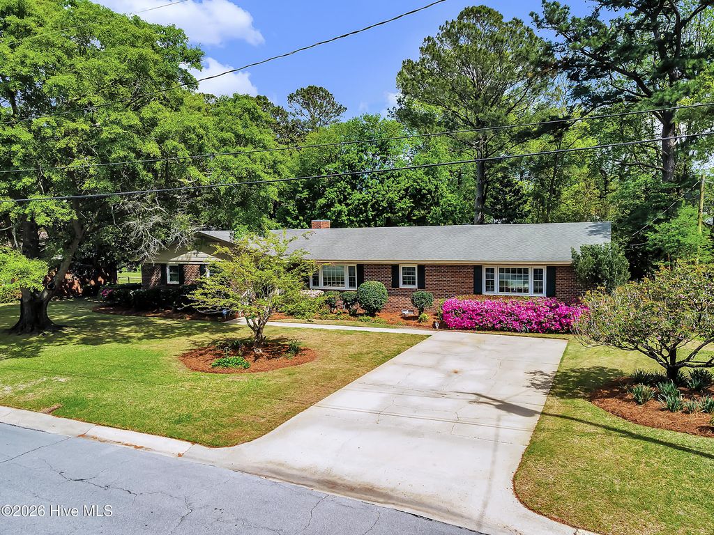 Photo of 700 Clyde Drive, Jacksonville, NC 28540 (MLS # 100567410)