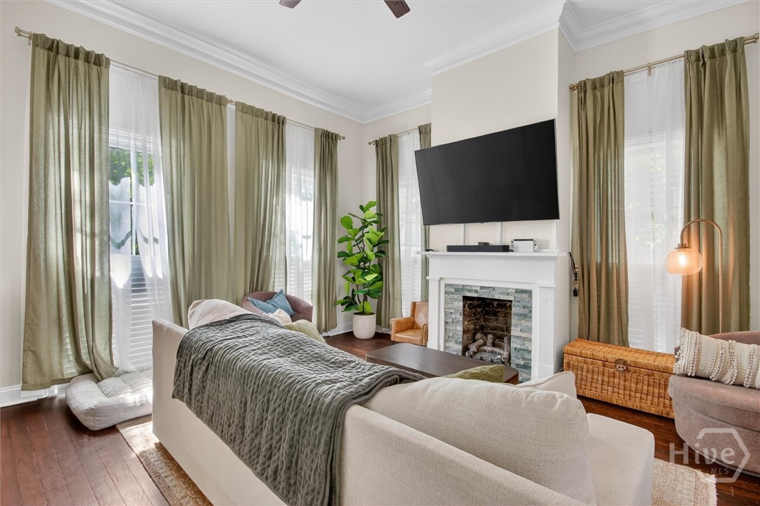 214 W W Duffy Street