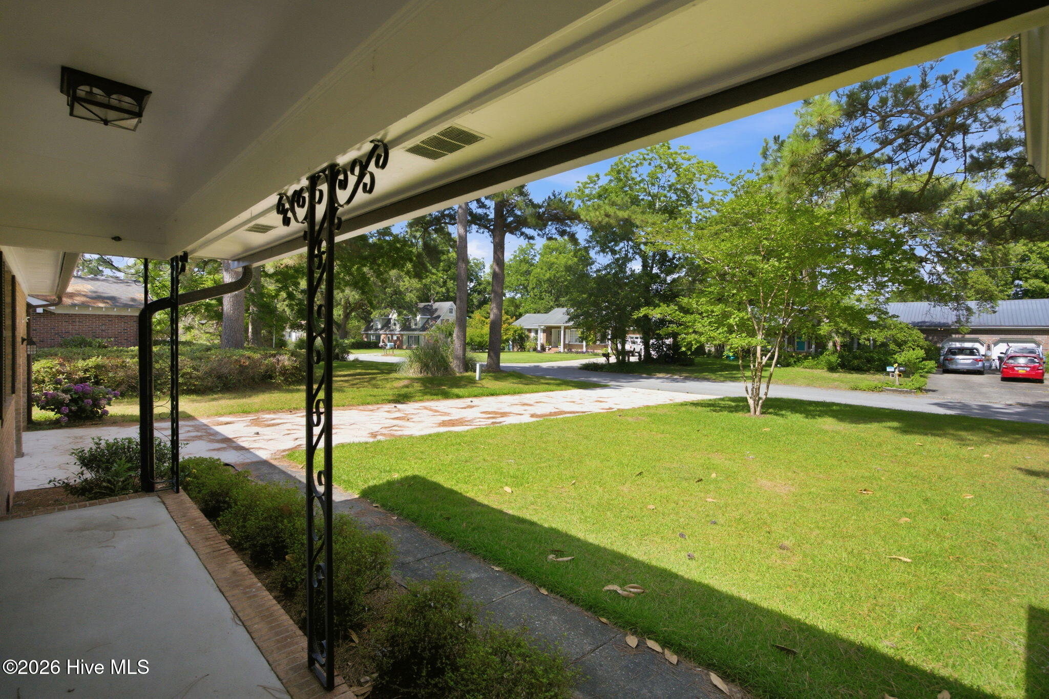 306 W Blackbeard Road W