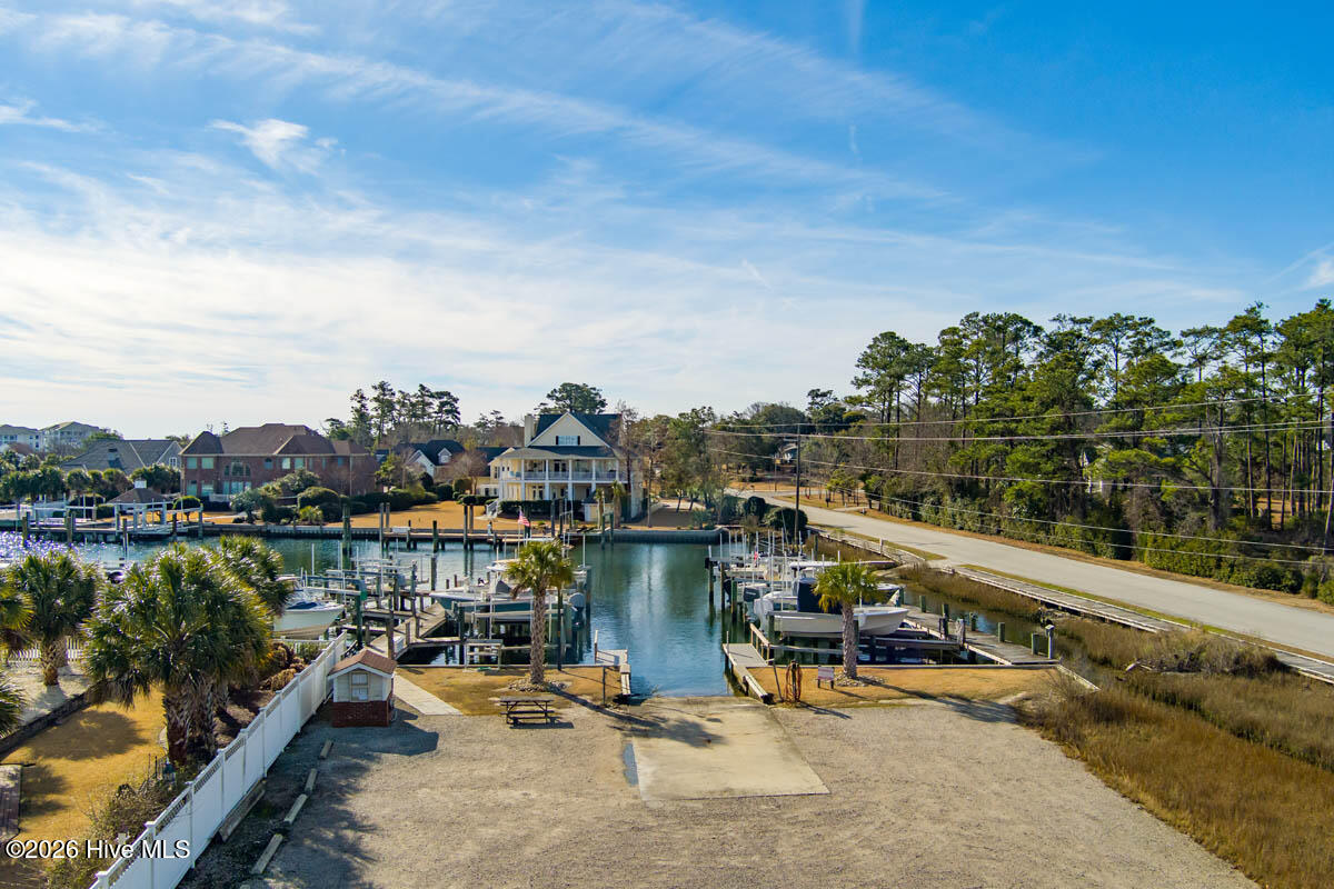 105 Alexandra Court And Boat Slip #24