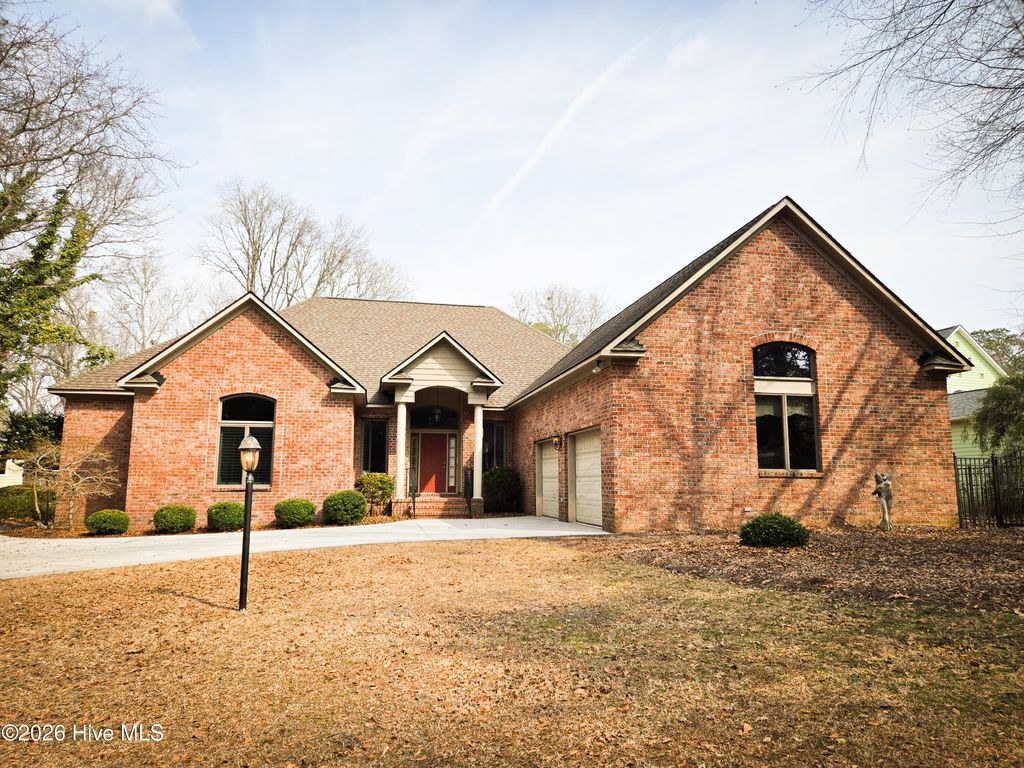 Photo of 218 Wild Oak Drive, Swansboro, NC 28584 (MLS # 100558924)