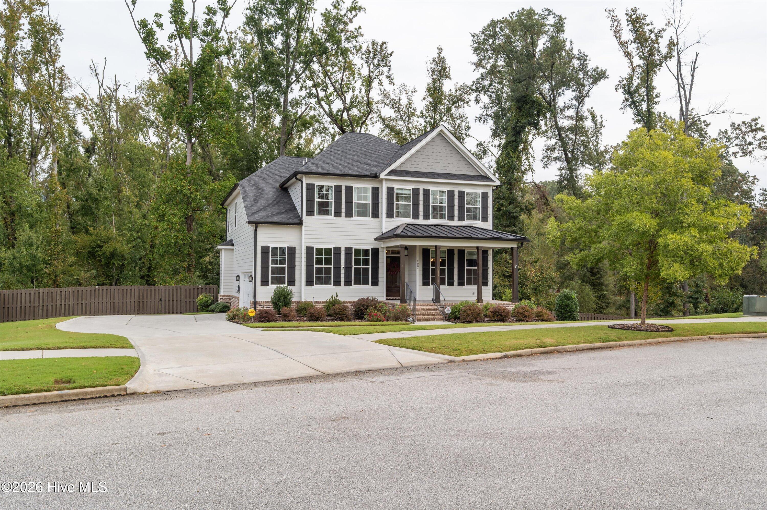 2004 Lacebark Court