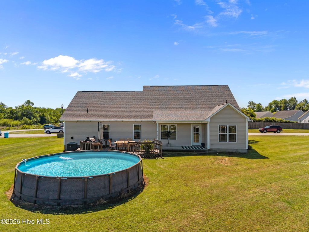 Photo of 108 High Cottage Lane, Richlands, NC 28574 (MLS # 100567595)