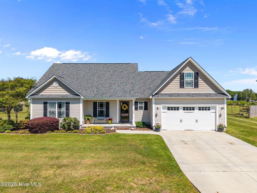 Photo of 108 High Cottage Lane, Richlands, NC 28574 (MLS # 100567595)