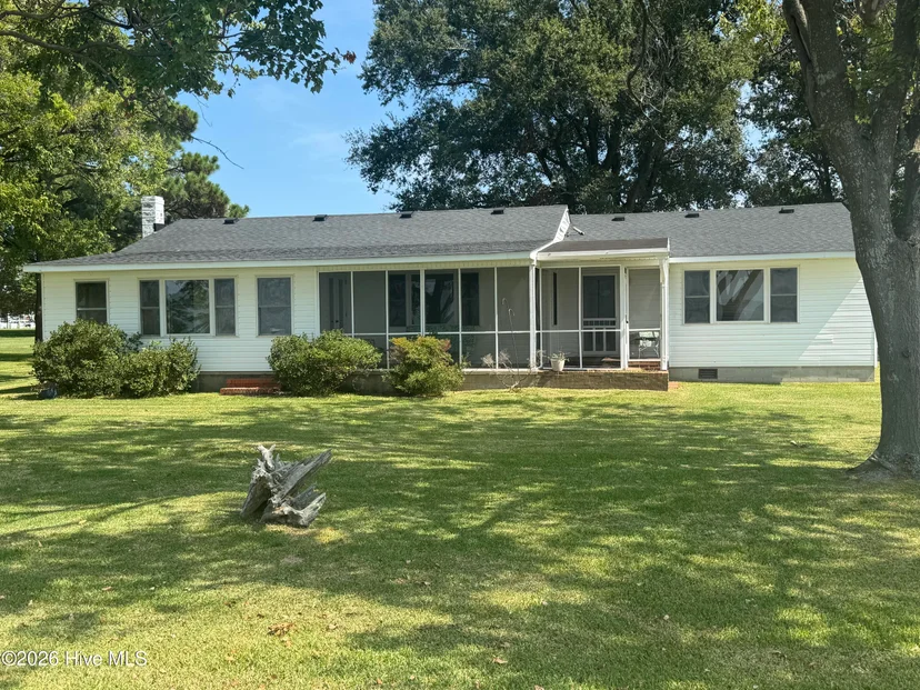 133 Ferryview Lane, photo 1 of 37