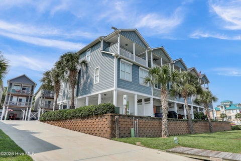 Tiny photo for 302 Vesta Court, Surf City, NC 28445 (MLS # 100591599)