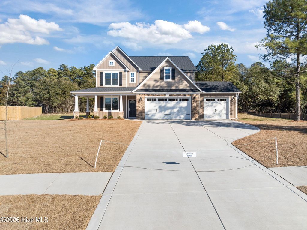 Photo of 154 Moonlit Drive, Aberdeen, NC 28315 (MLS # 100553000)