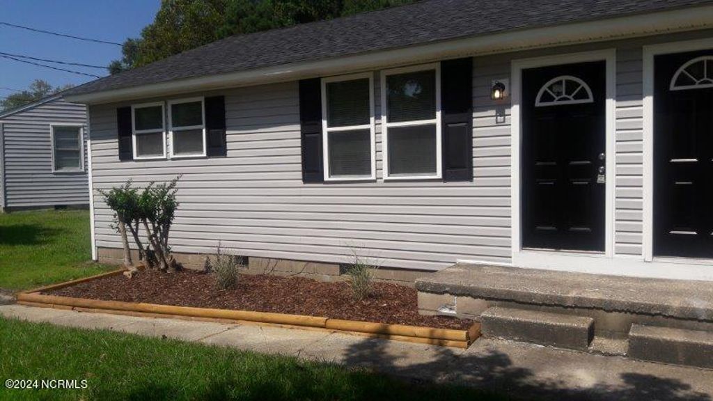 Photo of 506 Williams Street, Jacksonville, NC 28540 (MLS # 100570140)