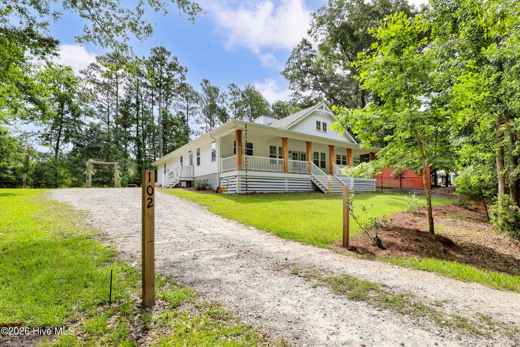 Photo of 102 N Kingfisher Lane, Hampstead, NC 28443 (MLS # 100581105)