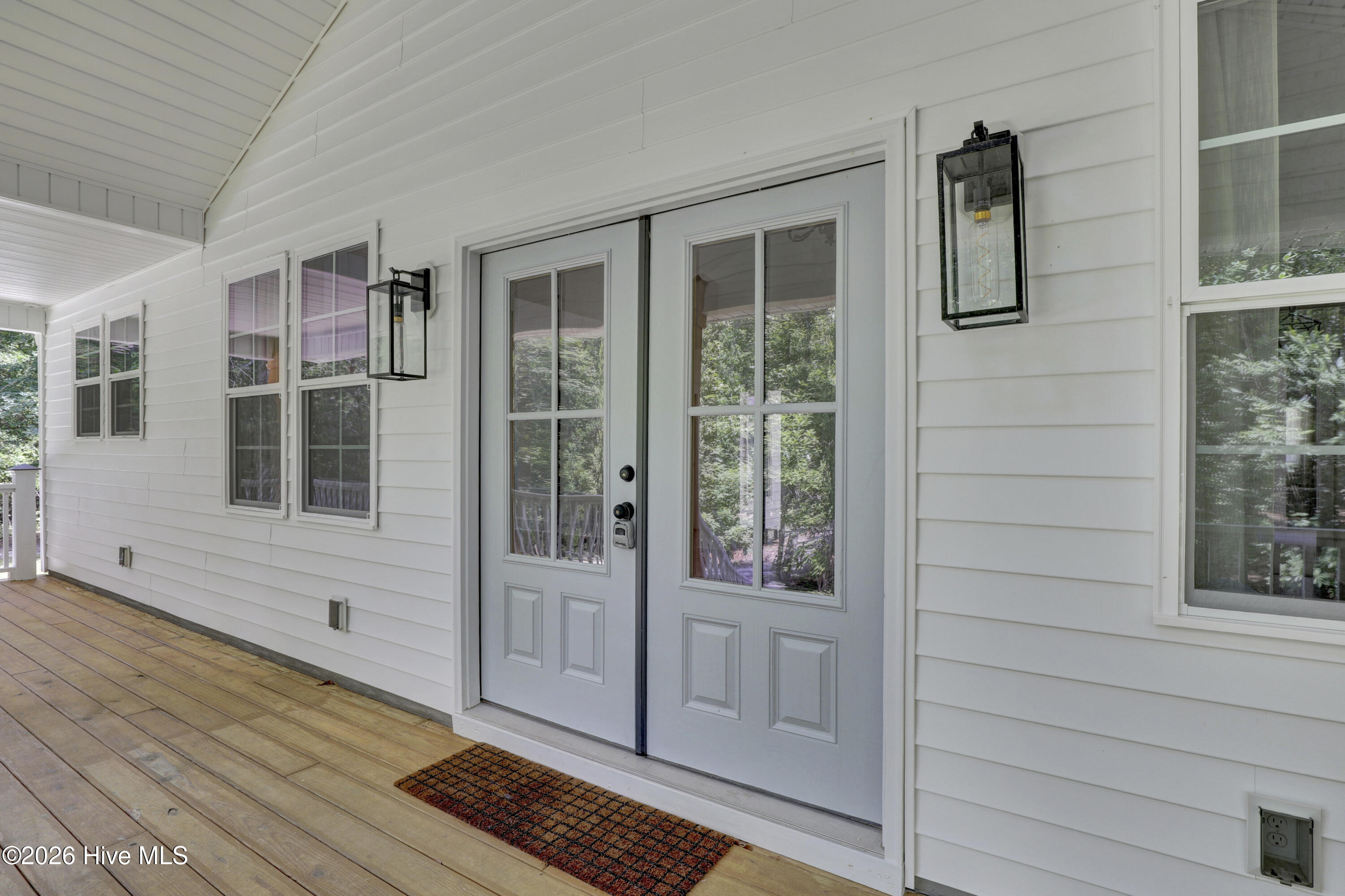 102 N Kingfisher Lane