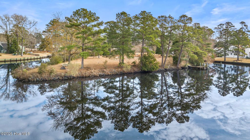 Photo of 117 Anchor Way, New Bern, NC 28562 (MLS # 100547460)