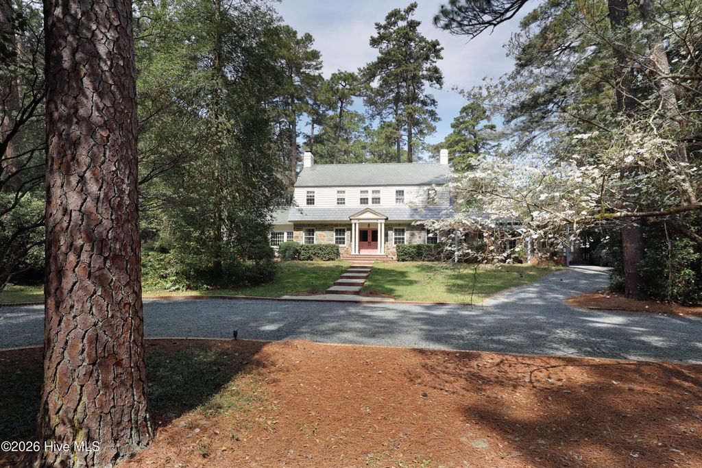 Photo of 110 N Highland Road, Southern Pines, NC 28387 (MLS # 100561915)