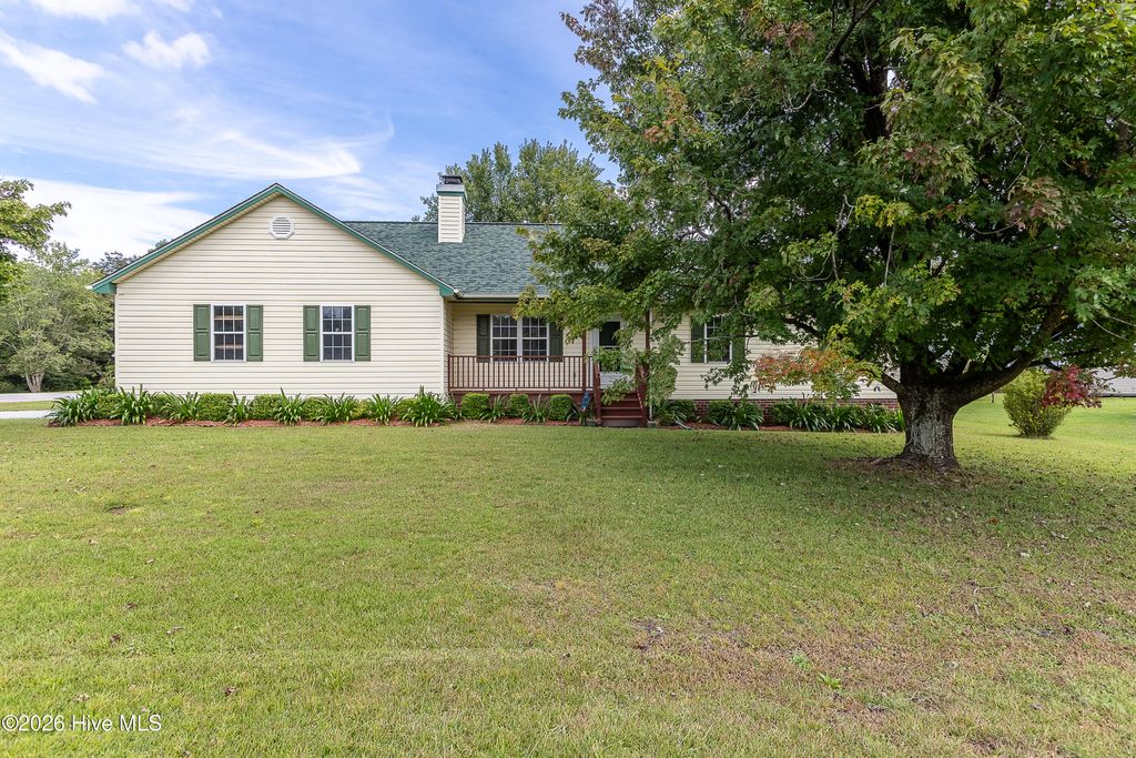 Photo of 400 Kant Place, Jacksonville, NC 28540 (MLS # 100562403)