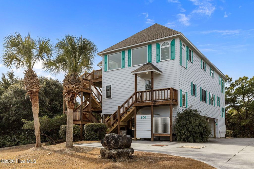 Photo of 101 Shipwreck Lane E, Emerald Isle, NC 28594 (MLS # 100547357)