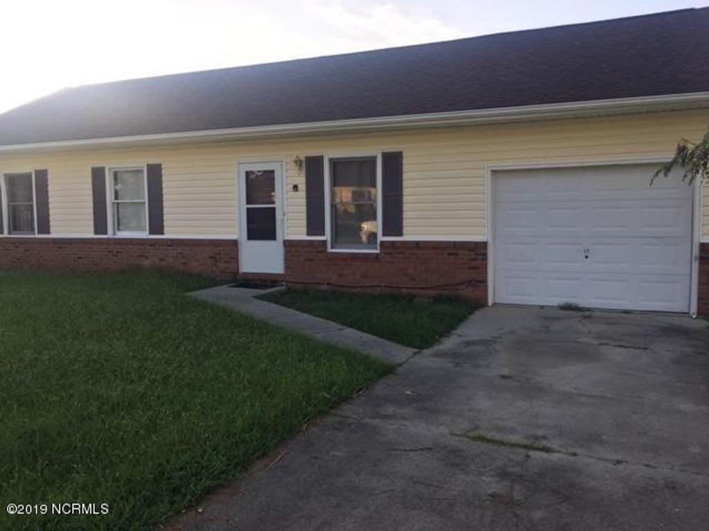 Photo of 1062 Birchwood Lane, Jacksonville, NC 28546 (MLS # 100573630)
